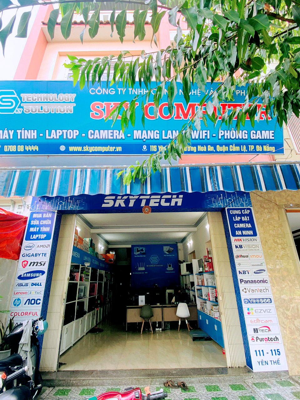hinh-anh-thuc-te-showroom-may-tinh-skycomputer-da-nang-1