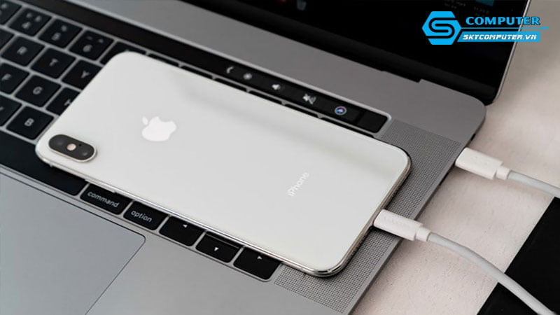 cach-sac-pin-qua-cong-usb-dung-cach-skycomputer