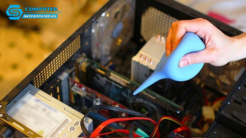 chuan-bi-cac-cong-cu-de-ve-sinh-may-tinh-de-ban-skycomputer