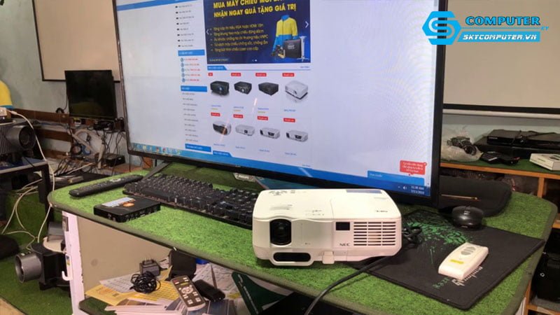 ket-noi-laptop-voi-may-chieu-bang-cong-hdmi-skycomputer