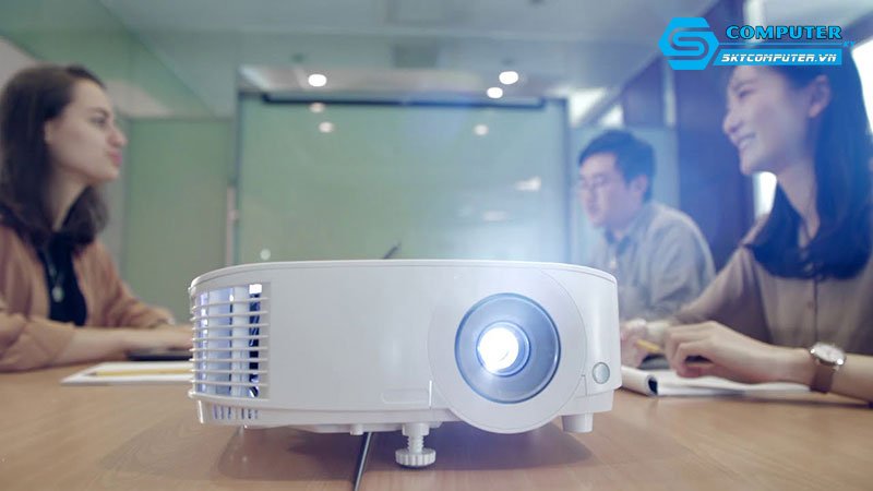 ket-noi-may-chieu-voi-may-tinh-qua-wifi-skycomputer