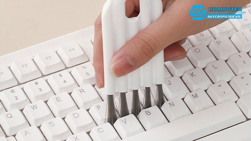 ve-sinh-ban-phim-skycomputer