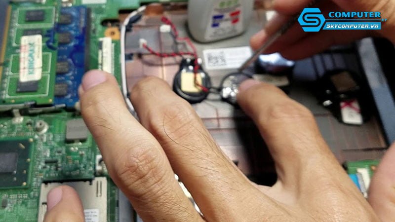 cach-thay-pin-cmos-skycomputer