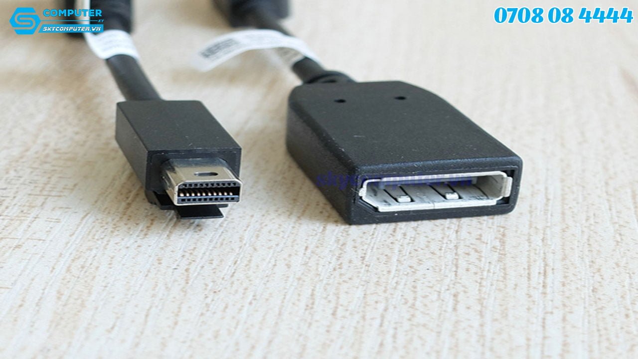 cap-mini-displayport-to-displayport-female-card-quadro1