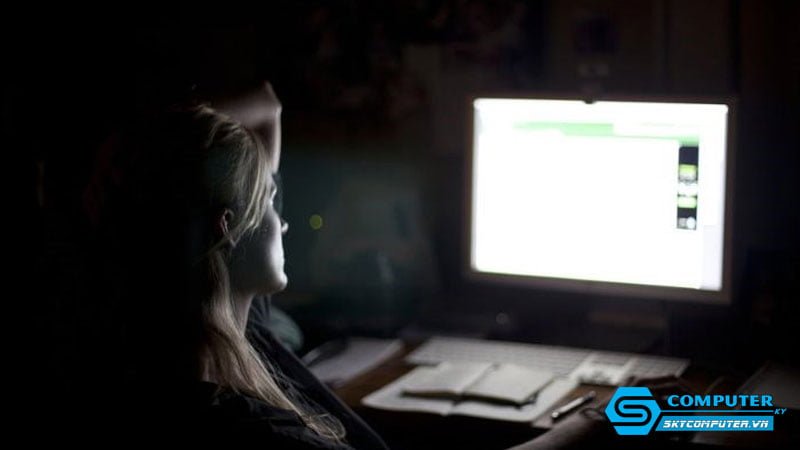 khi-nao-thi-can-dieu-chinh-do-tuong-phan-man-hinh-skycomputer