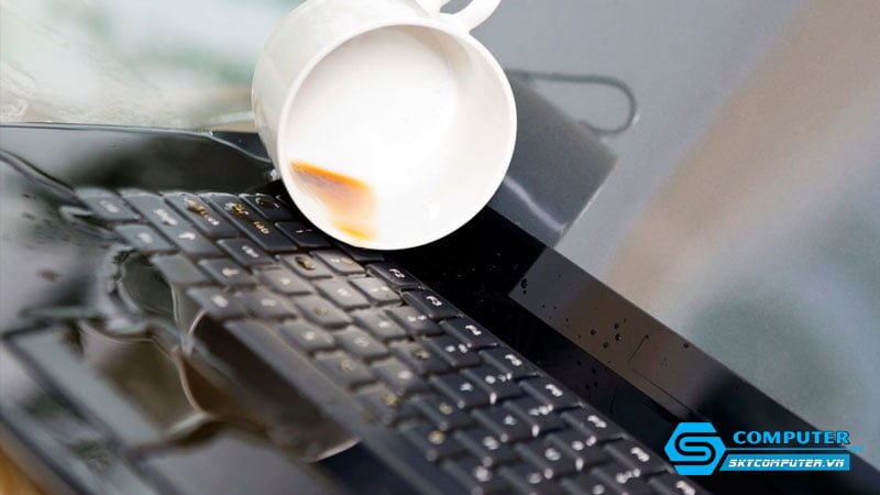 nhung-luu-y-can-tranh-man-hinh-may-tinh-bi-am-skycomputer