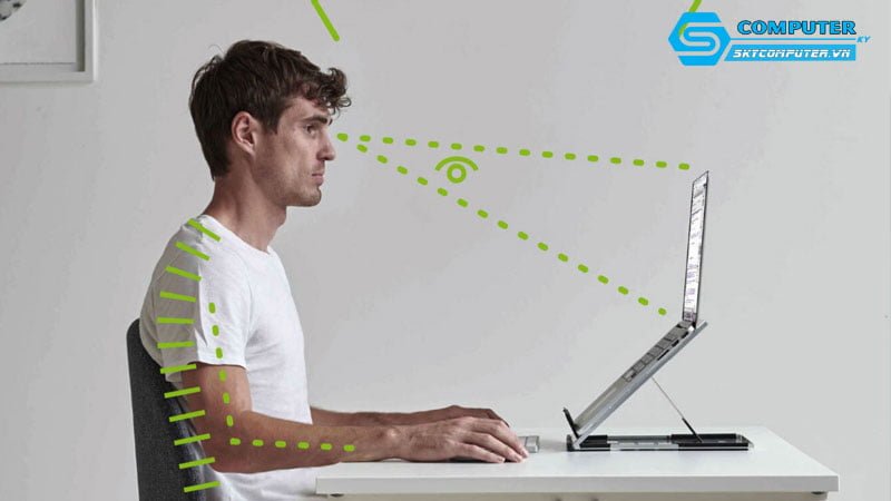 tac-dung-cua-viec-giu-khoang-cach-mat-voi-man-hinh-may-tinh-skycomputer