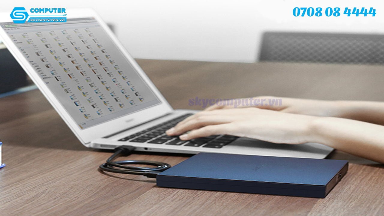 ugreen-40576-o-dia-quang-dvd-gan-ngoai-cong-usb-cho-laptop-macbook3