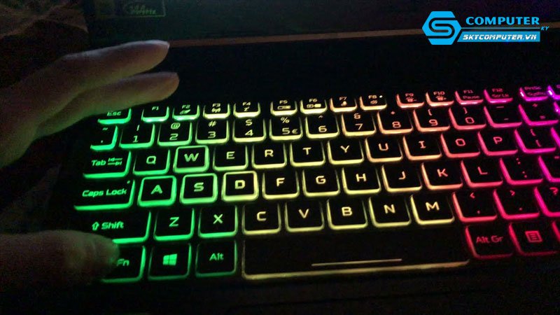 Den-ban-phim-laptop-la-gi-skycomputer