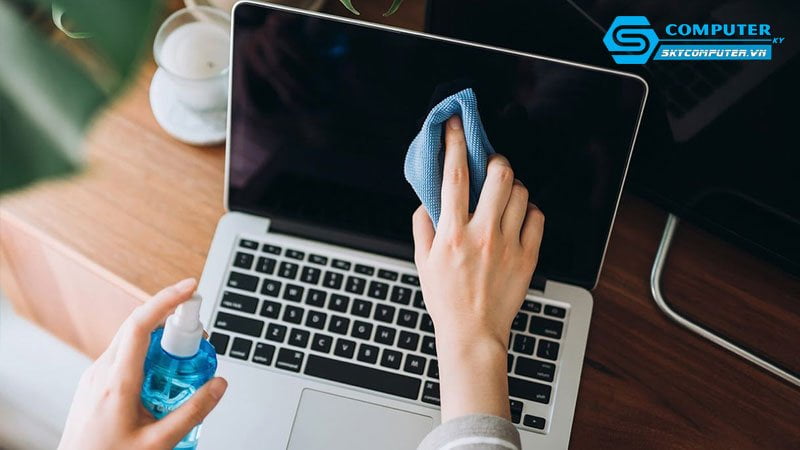 Lau-man-hinh-bang-vai-mem-skycomputer