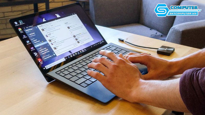 The-nao-la-ban-le-ergolift-tren-laptop-skycomputer