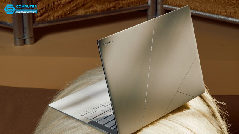 Cac-tien-bo-trong-thiet-ke-laptop-mong-nhe-1