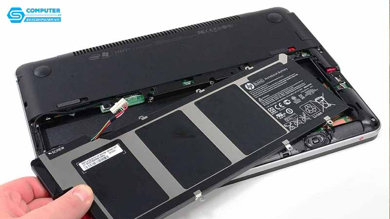 Cach-nhan-dien-laptop-gia-nhai-tren-thi-truong-1