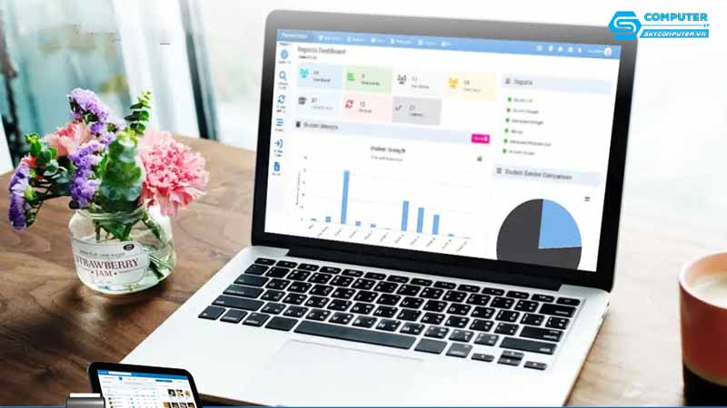 Cach-su-dung-laptop-de-quan-ly-cua-hang-truc-tuyen-1