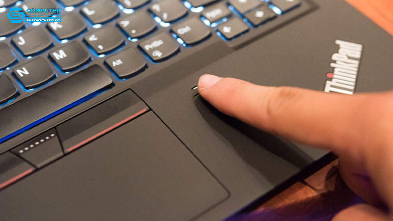 Cam-bien-van-tay-va-nhan-dien-khuon-mat-tren-laptop-0