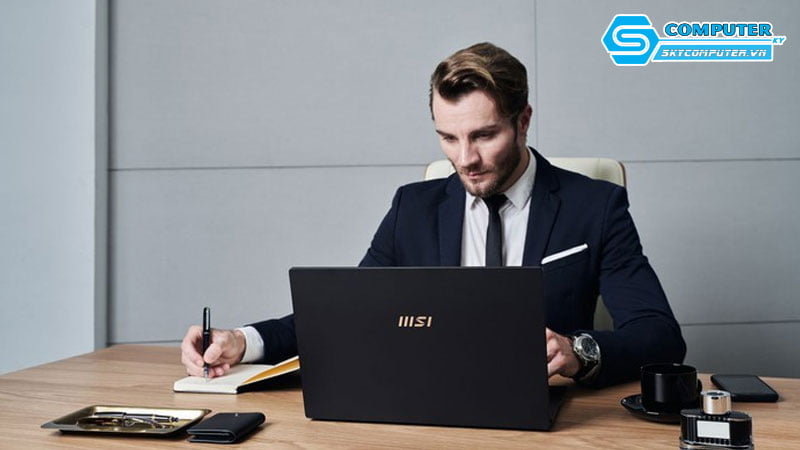 Co-nen-mua-laptop-doanh-nhan-cao-cap-hay-khong-skycomputer