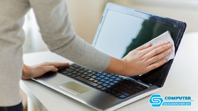 Huong-dan-cach-khac-phuc-loi-loa-laptop-bi-nho-skycomputer