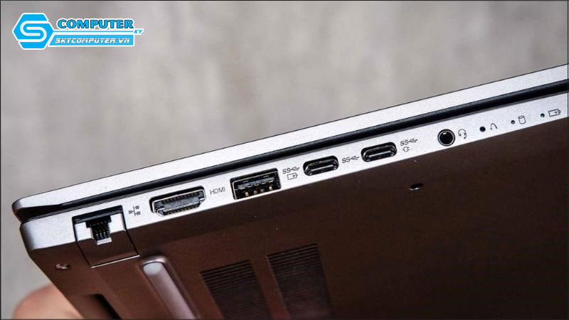 Kiem-tra-cac-cong-ket-noi-va-ket-noi-khong-day-cua-laptop-moi-skycomputer