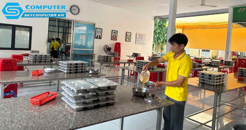 Lap-dat-camera-cctv-tai-cac-cua-hang-thuc-pham-giup-giam-sat-va-dam-bao-ve-sinh-an-toan-thuc-pham-0