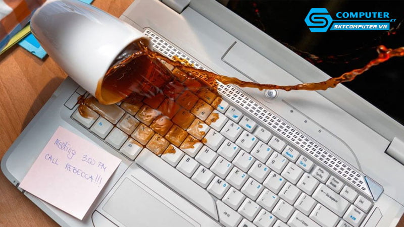 Laptop-bi-vo-nuoc-co-sua-duoc-khong-skycomputer