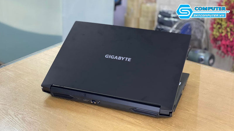 Laptop-gigabyte-cua-nuoc-nao-skycomputer