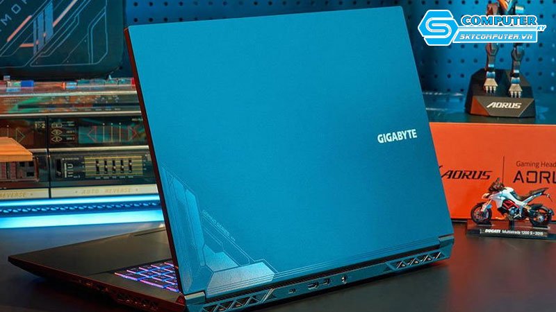 Laptop-gigabyte-gaming-g5-mf5-h2vn353sh-i7-13620h-skycomputer