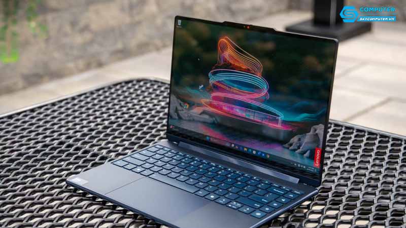 Laptop-va-phat-trien-phan-mem-ai-nhung-cong-cu-can-thiet-1