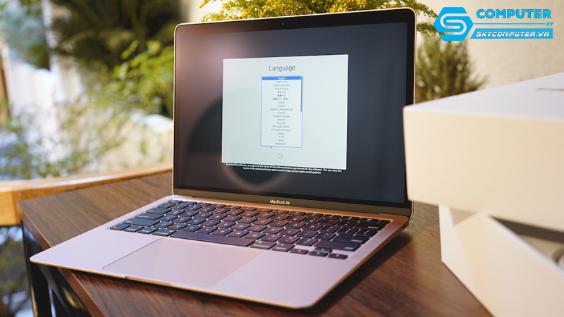 Macbook-cua-apple-lieu-co-dang-tien_3