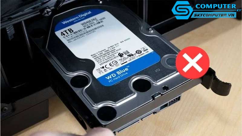 May-tinh-cua-toi-bi-loi-khong-the-nhan-o-cung-ngoai-toi-phai-lam-sao