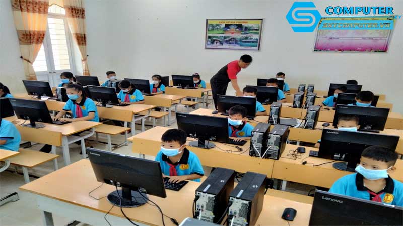 May-tinh-de-ban-trong-giao-duc-1