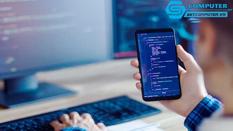 May-tinh-de-ban-trong-phat-trien-phan-mem-va-ung-dung-di-dong-1