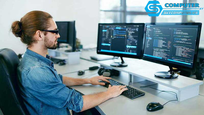 May-tinh-de-ban-trong-viec-phat-trien-va-thu-nghiem-phan-mem-1