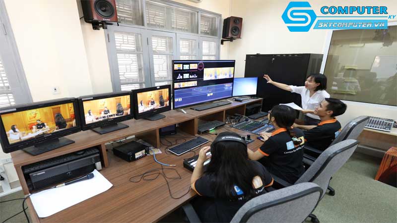 May-tinh-de-ban-va-ung-dung-trong-linh-vuc-truyen-thong-va-bao-chi