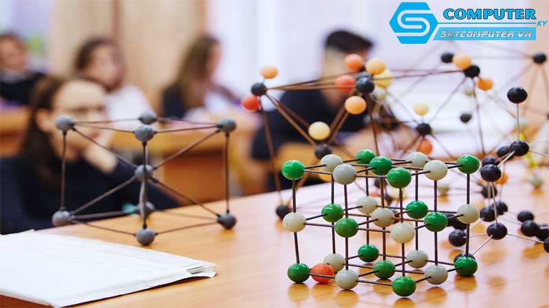 May-tinh-de-ban-va-ung-dung-trong-nganh-phat-trien-mo-hinh-vat-ly