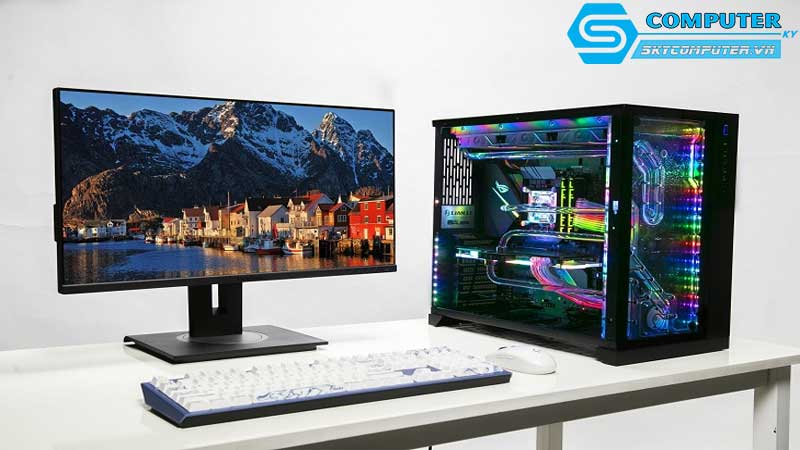 May-tinh-de-ban-voi-cac-cong-cu-ho-tro-xu-ly-hinh-anh