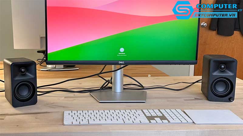 May-tinh-de-ban-voi-cac-thiet-bi-bo-sung-nhu-loa-va-webcam-1
