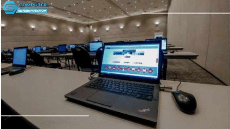 Sai-lam-pho-bien-khi-thue-laptop-cho-hoi-nghi-va-hoi-thao-2