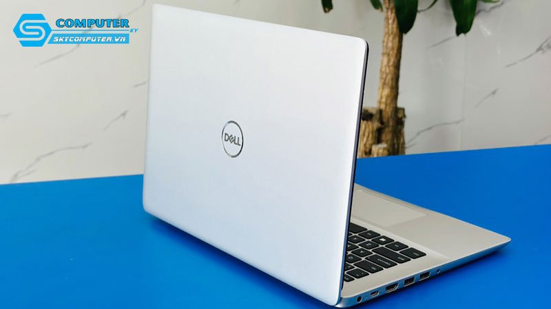 Test-loa-khi-mua-laptop-moi-skycomputer