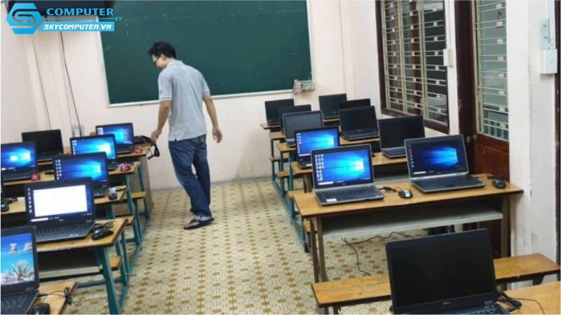 Thue-laptop-cho-lop-hoc-tin-hoc-ngan-han-can-cau-hinh-ra-sao-3