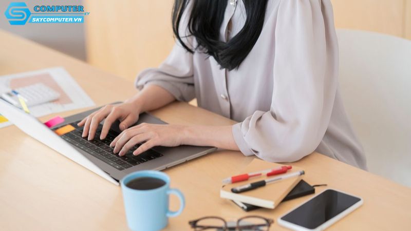Thue-laptop-cho-nhan-vien-lam-viec-theo-ca-nen-chon-cau-hinh-nao-2