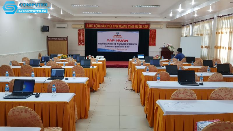 Thue-laptop-phuc-vu-hoi-nghi-can-luu-y-nhung-gi-1