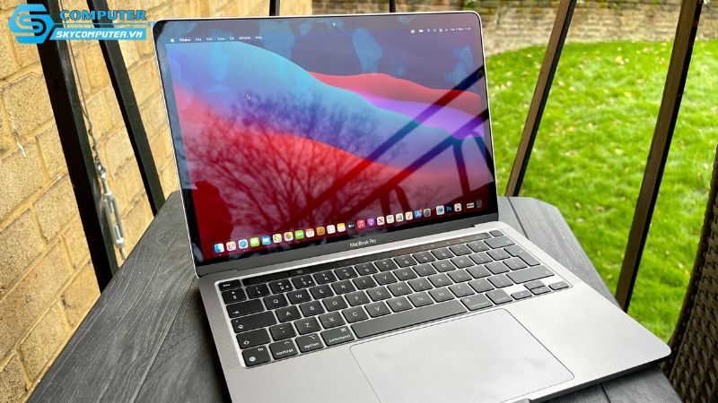 Thue-macbook-co-can-dat-coc-cao-hon-laptop-windows-khong-2