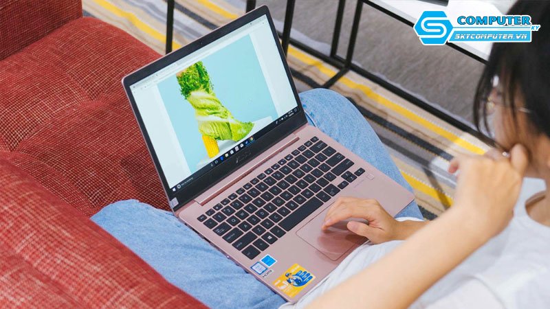 Tieu-chi-mua-laptop-cho-sinh-vien-nganh-thuong-mai-dien-tu-skycomputer