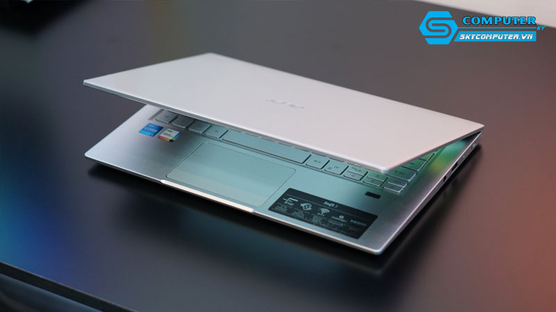 Top-5-mau-laptop-cho-sinh-vien-su-pham-dang-mua-skycomputer